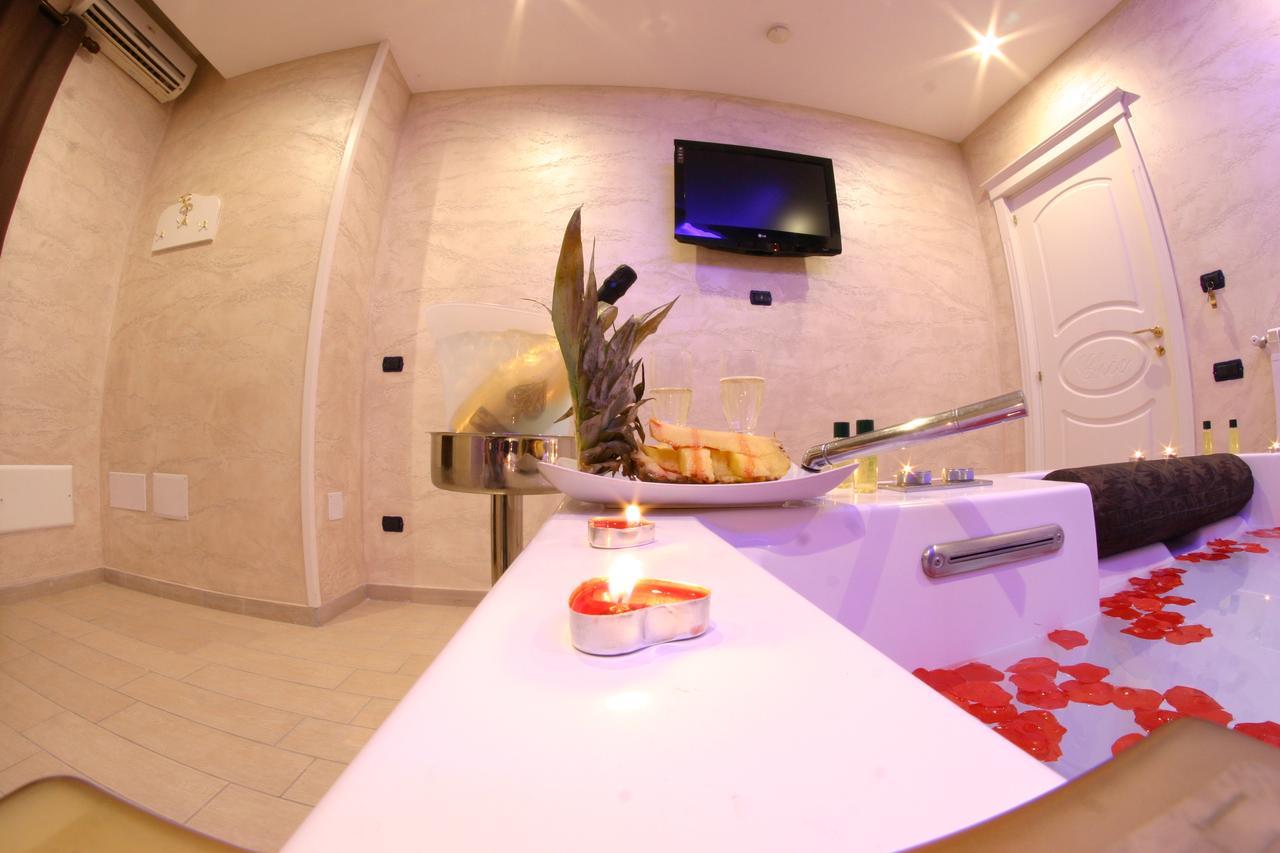 Hotel Chic SantʼAntimo Esterno foto
