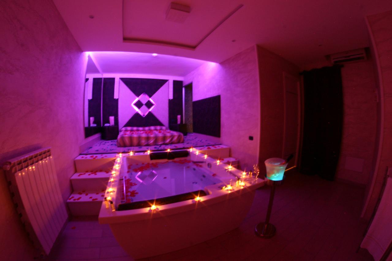 Hotel Chic SantʼAntimo Esterno foto