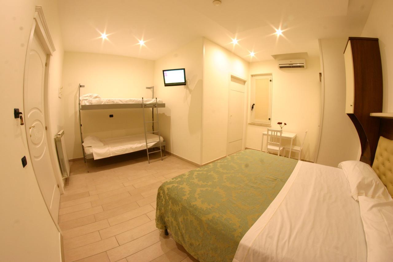 Hotel Chic SantʼAntimo Esterno foto