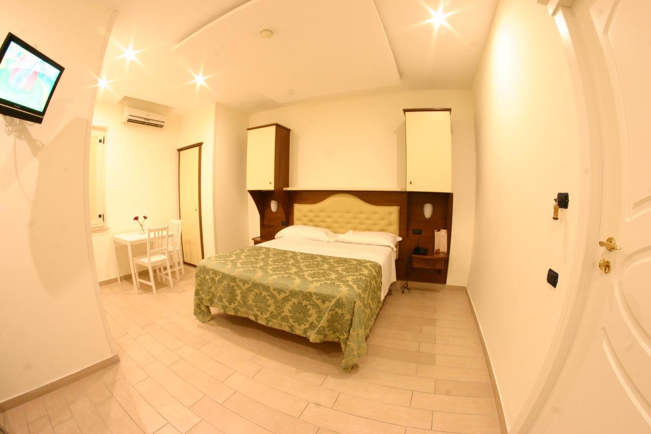 Hotel Chic SantʼAntimo Esterno foto