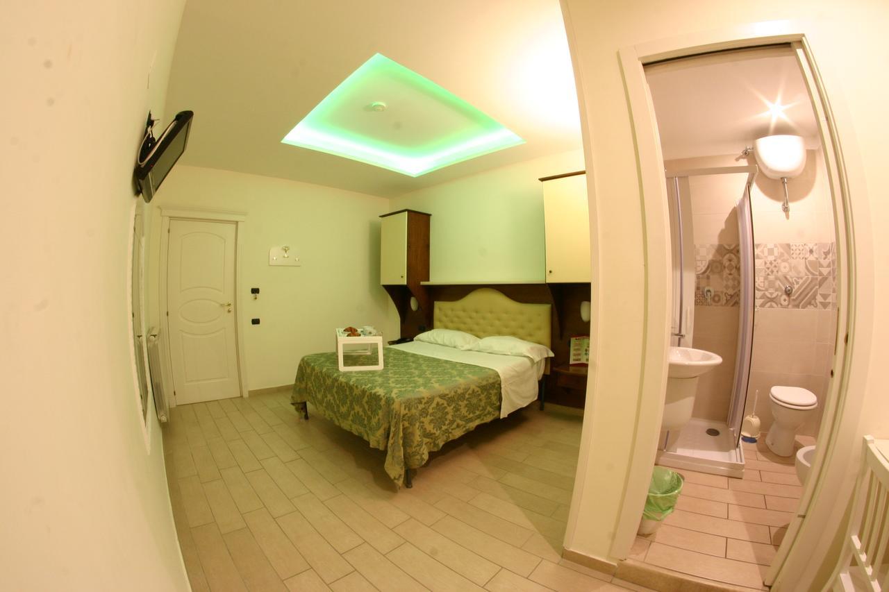 Hotel Chic SantʼAntimo Esterno foto