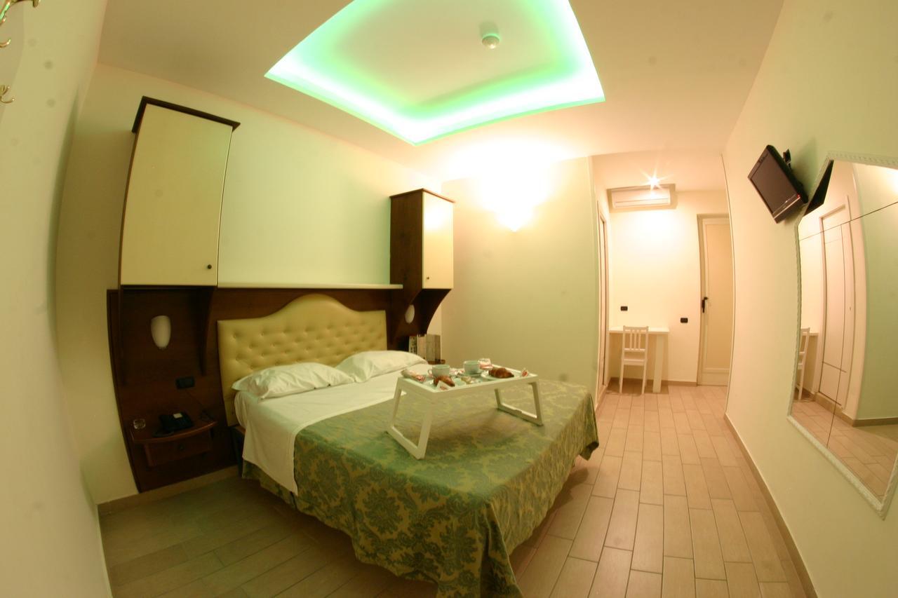 Hotel Chic SantʼAntimo Esterno foto